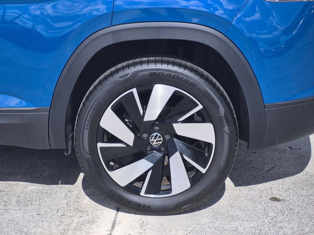 2025 Volkswagen Atlas Cross Sport SE w/Tech - Photo 34