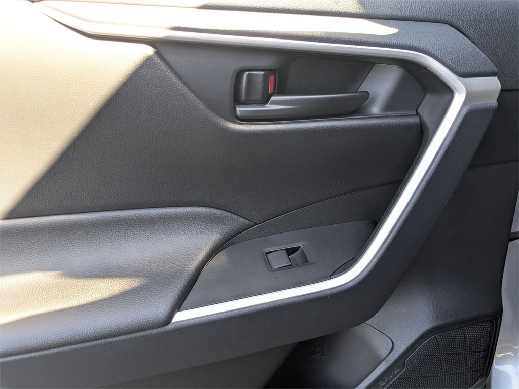 Thumbnail: 2025 Toyota RAV4 - 23