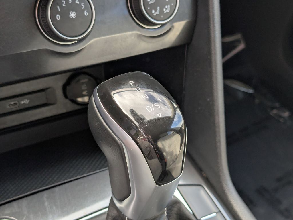 Thumbnail: 2024 Volkswagen Tiguan - 17