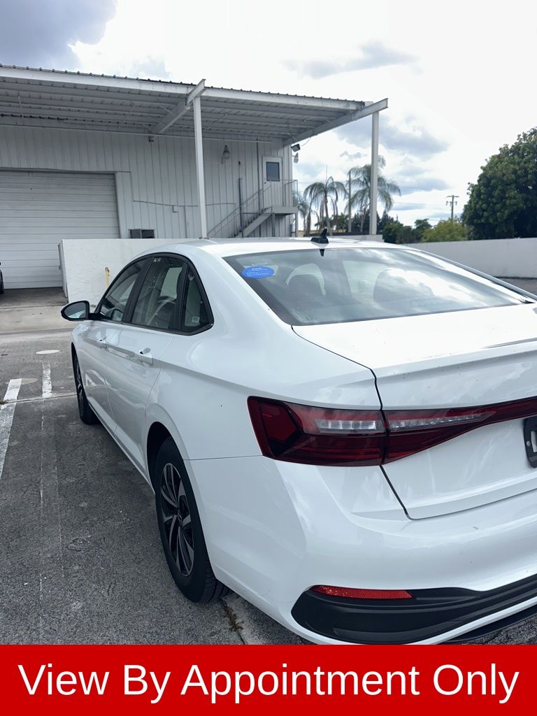 Thumbnail: 2025 Volkswagen Jetta - 9