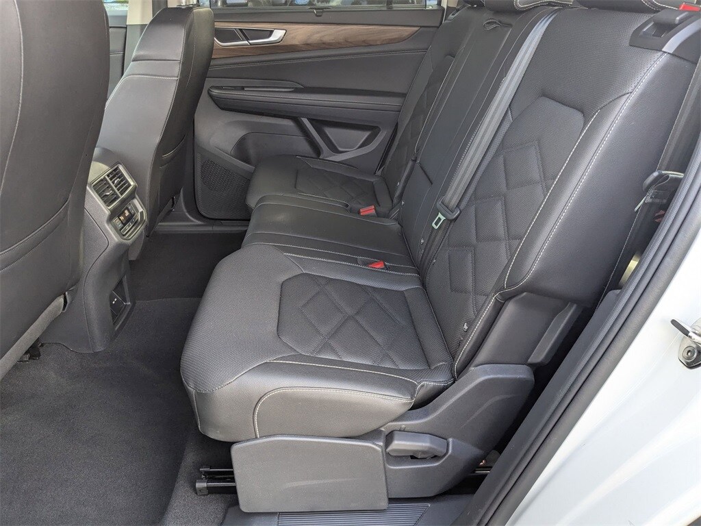 Thumbnail: 2025 Volkswagen Atlas - 18