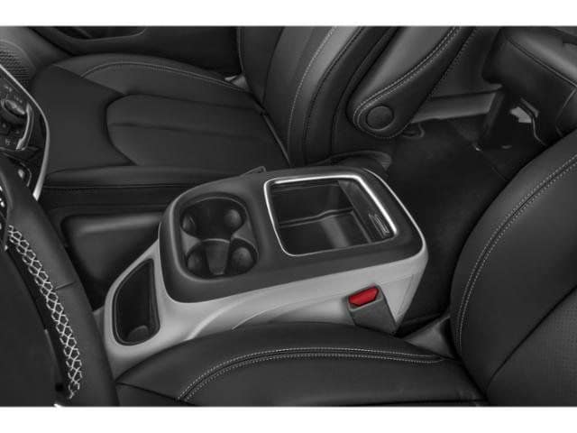 Thumbnail: 2023 Chrysler Pacifica - 17