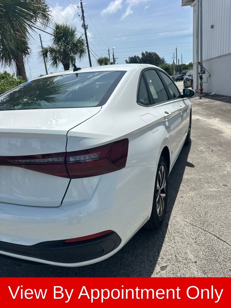 Thumbnail: 2025 Volkswagen Jetta - 8