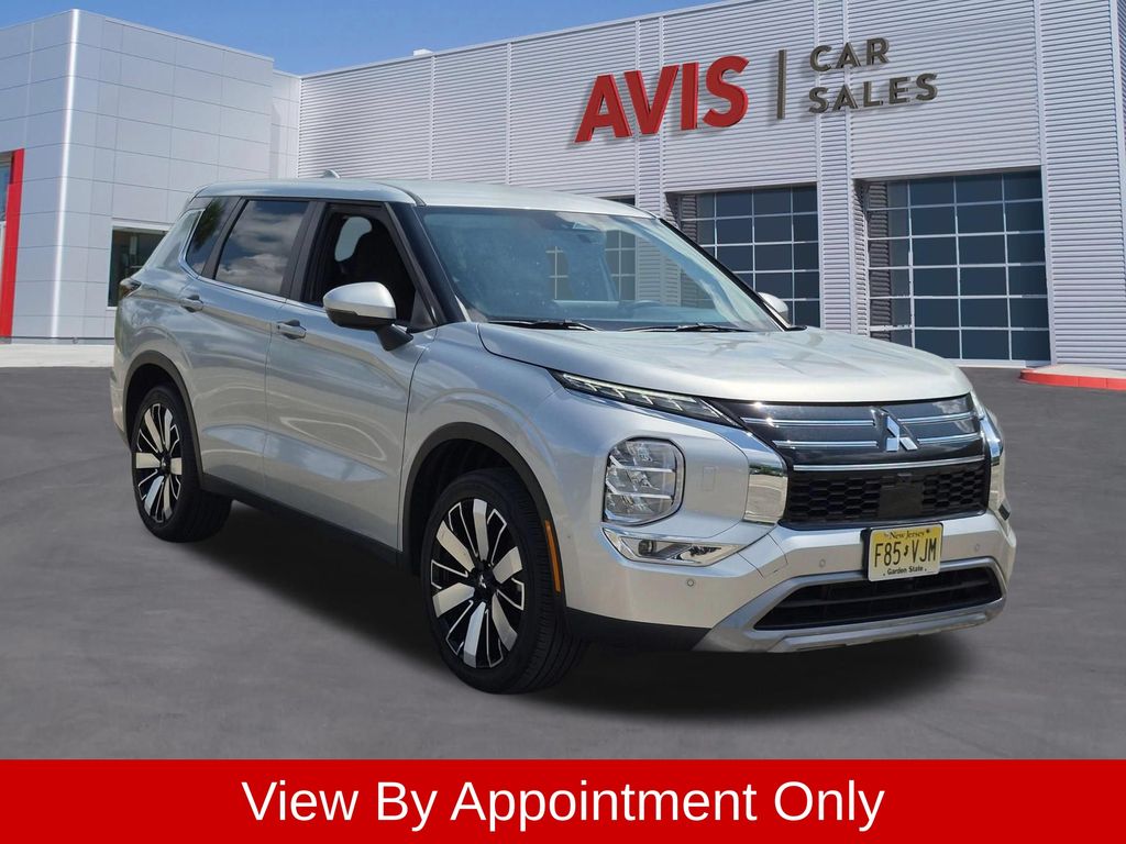 Thumbnail: 2025 Mitsubishi Outlander - 3