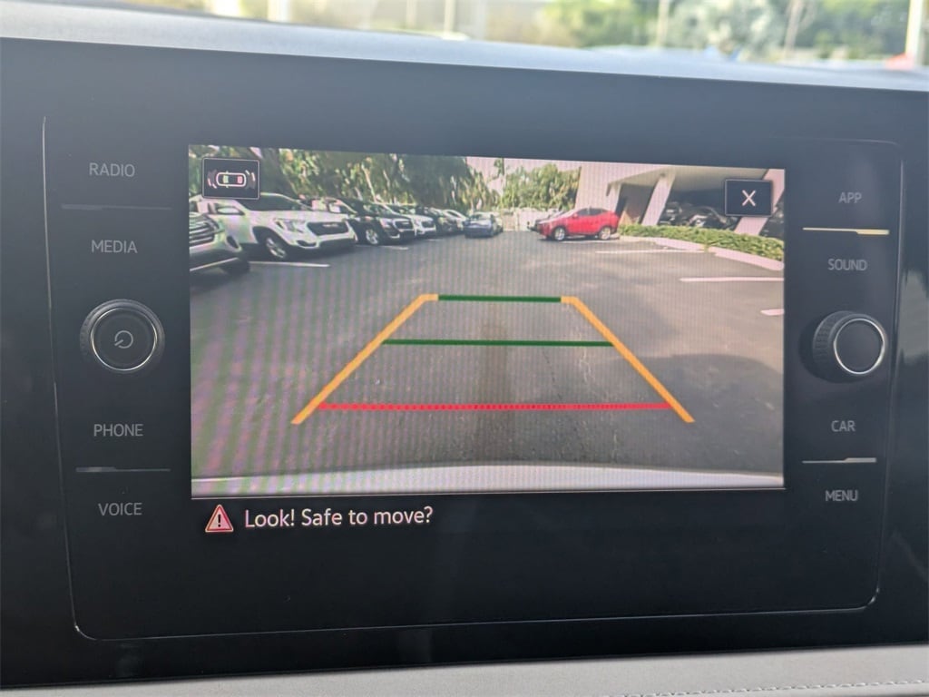 Thumbnail: 2025 Volkswagen Taos - 18