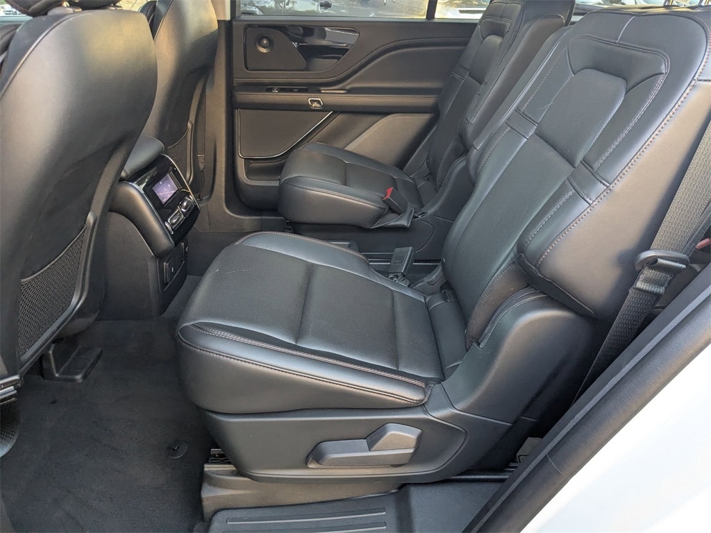 Thumbnail: 2023 Lincoln Aviator - 22