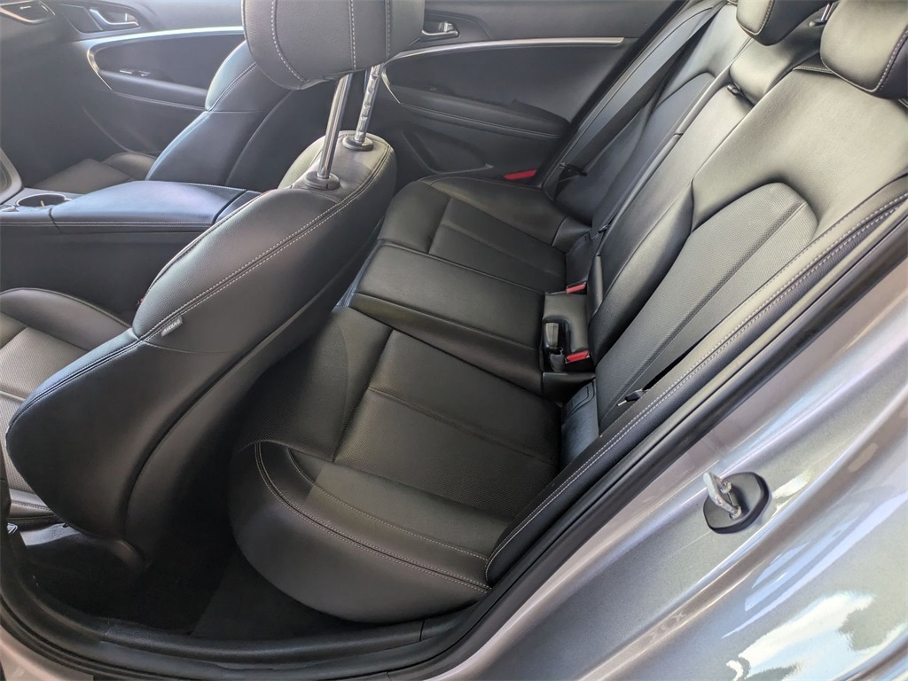 Thumbnail: 2021 Genesis G70 - 25