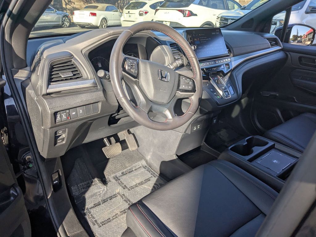 Thumbnail: 2025 Honda Odyssey - 13