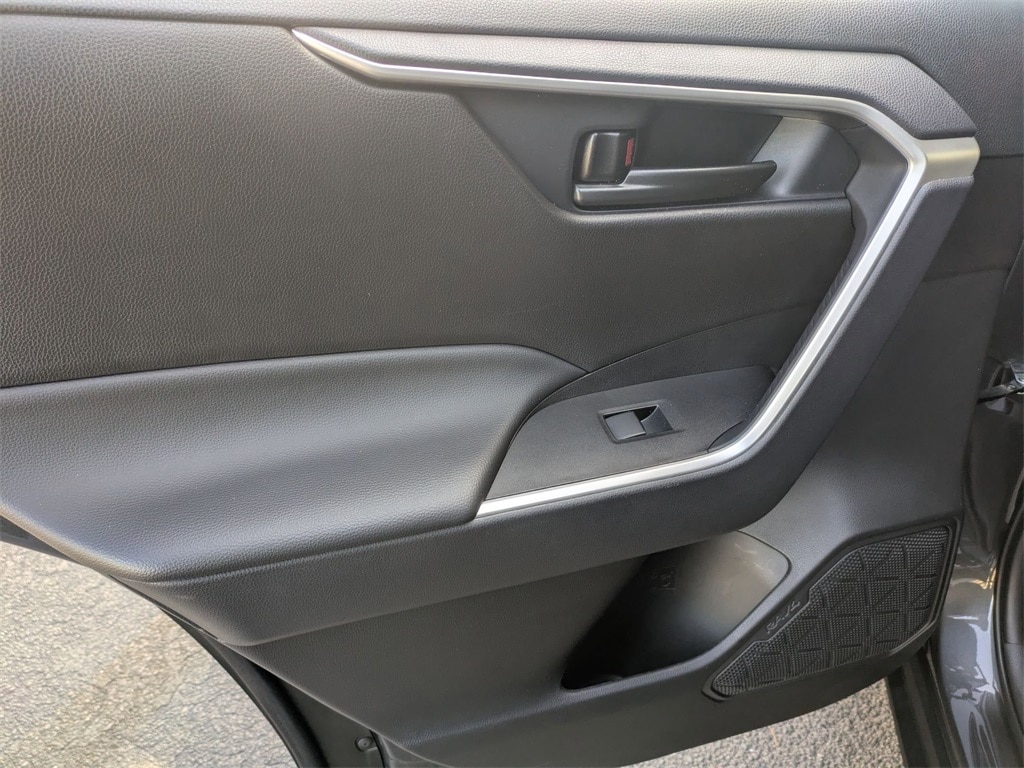 Thumbnail: 2025 Toyota RAV4 - 25