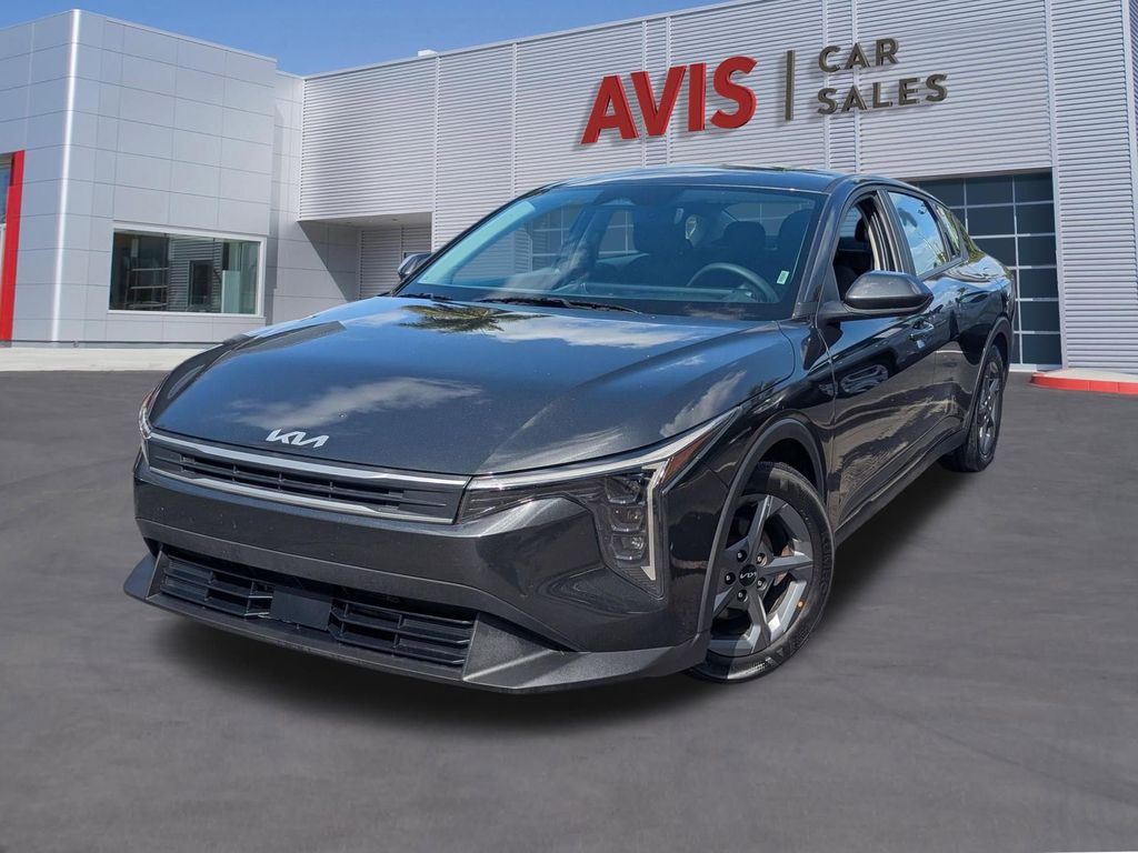 2025 Kia K4 LXS AT's photo