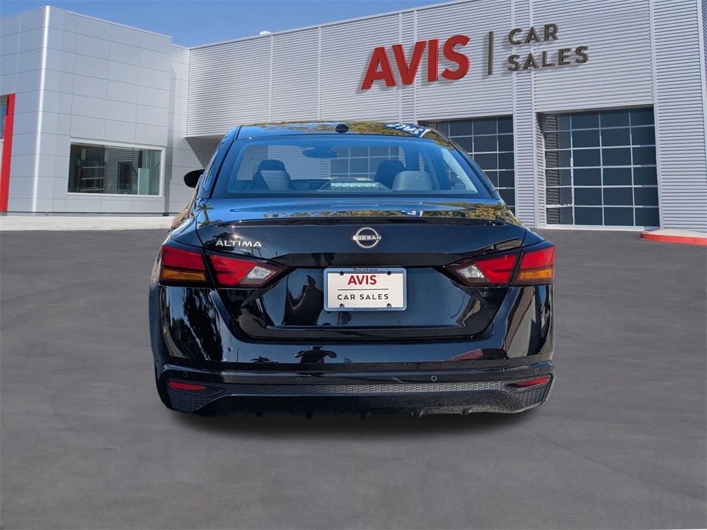 Thumbnail: 2025 Nissan Altima - 9