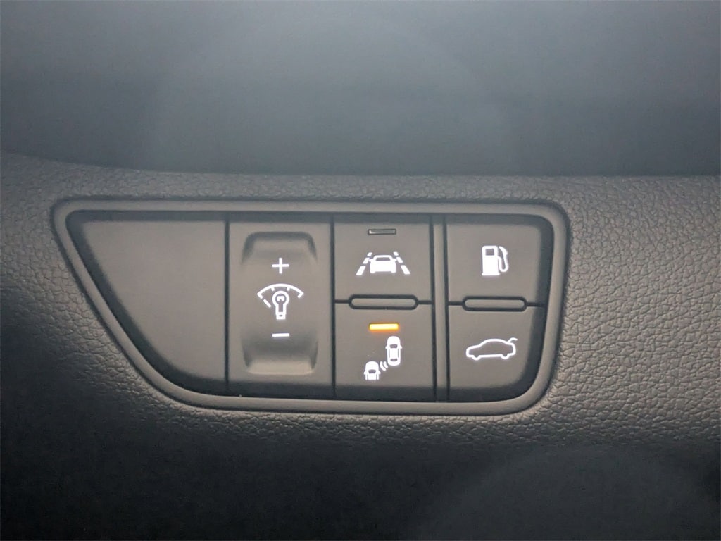 Thumbnail: 2021 Genesis G70 - 17