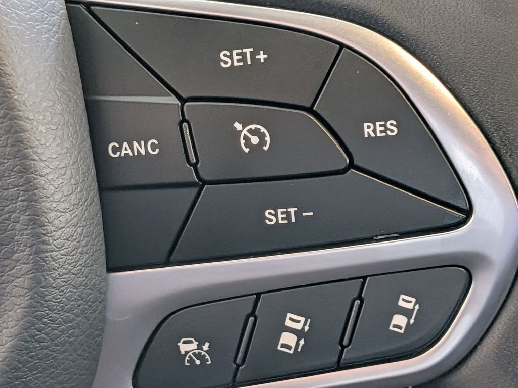 Thumbnail: 2025 Chrysler Pacifica - 26