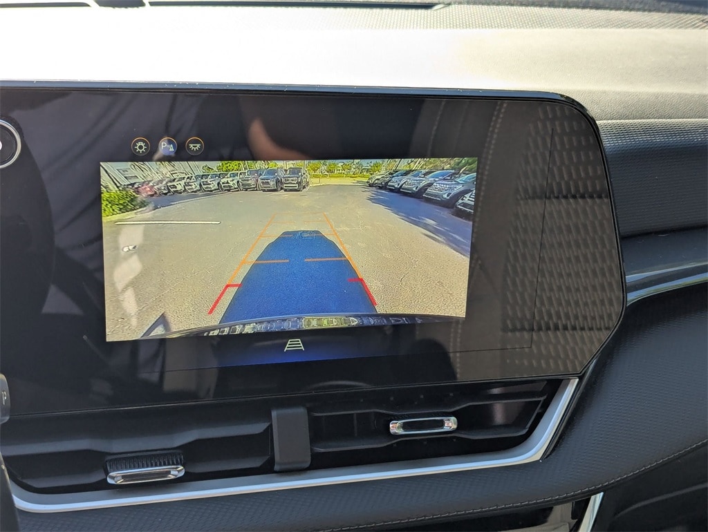 Thumbnail: 2025 Chevrolet Equinox - 21