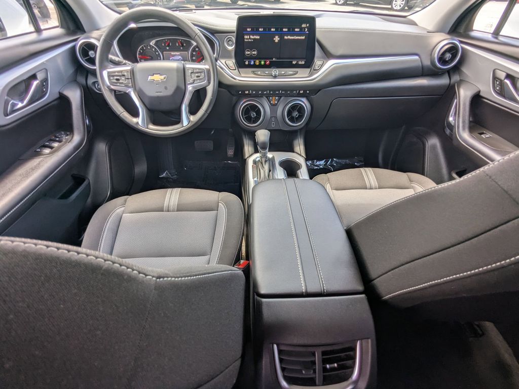 Thumbnail: 2025 Chevrolet Blazer - 26