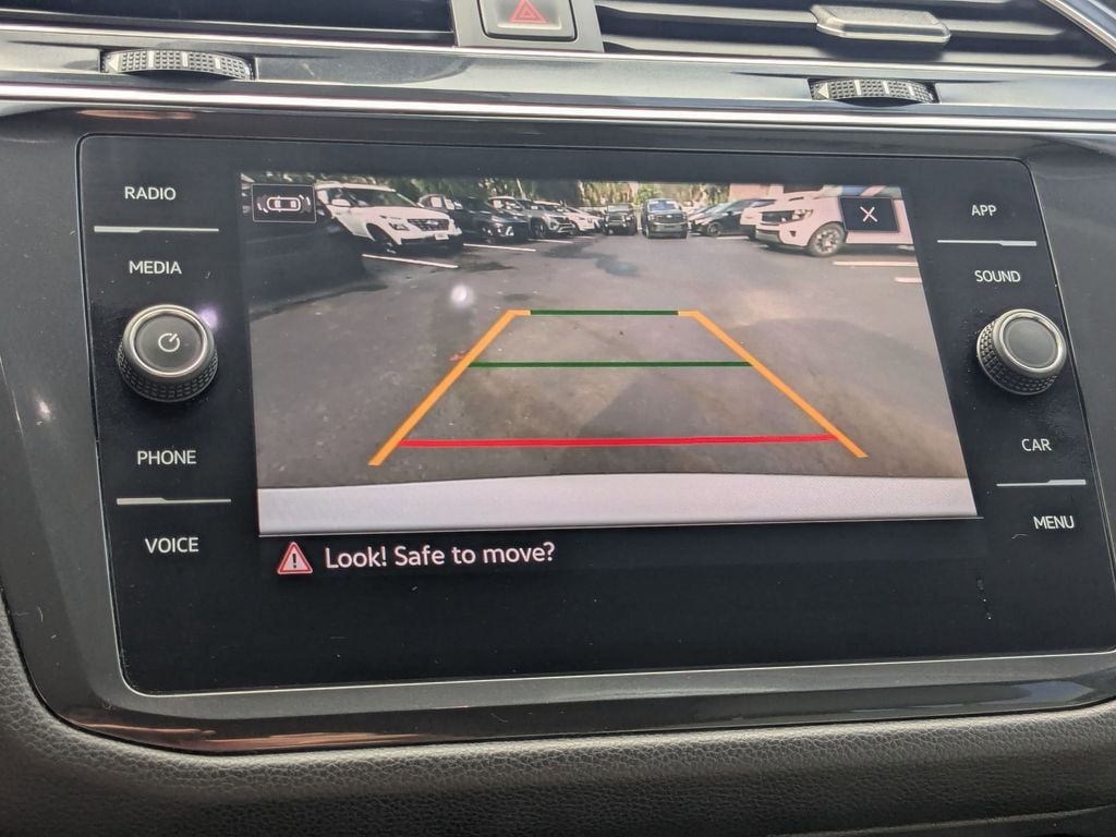 Thumbnail: 2024 Volkswagen Tiguan - 18