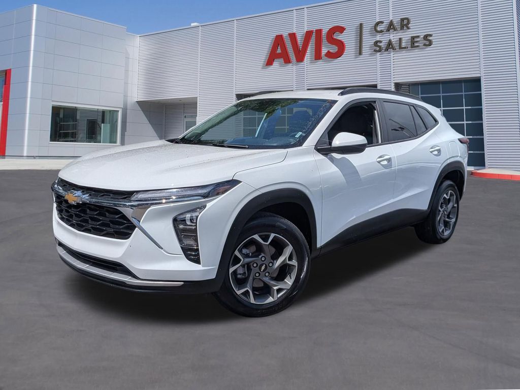 2025 Chevrolet Trax LT's photo