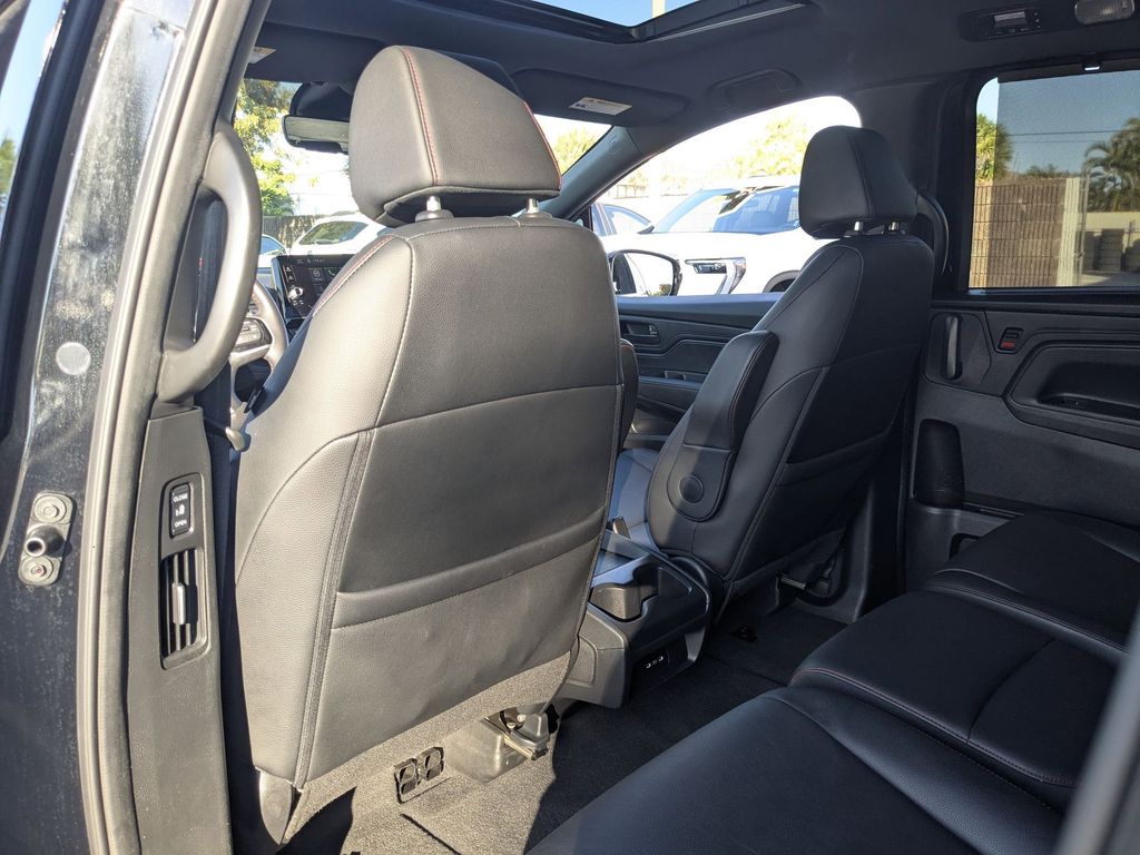 Thumbnail: 2025 Honda Odyssey - 23