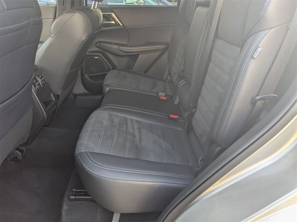 Thumbnail: 2025 Mitsubishi Outlander - 22