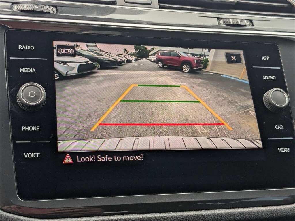 Thumbnail: 2024 Volkswagen Tiguan - 18