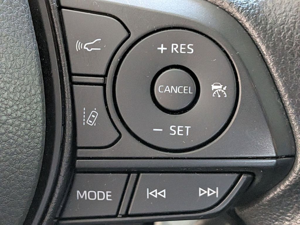 Thumbnail: 2025 Toyota RAV4 - 26