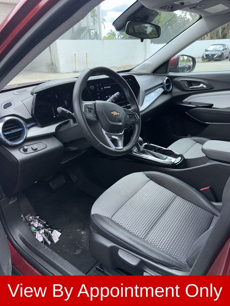 Thumbnail: 2025 Chevrolet Trax - 9