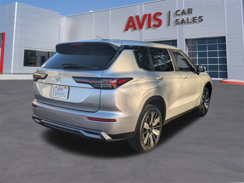 Thumbnail: 2025 Mitsubishi Outlander - 6