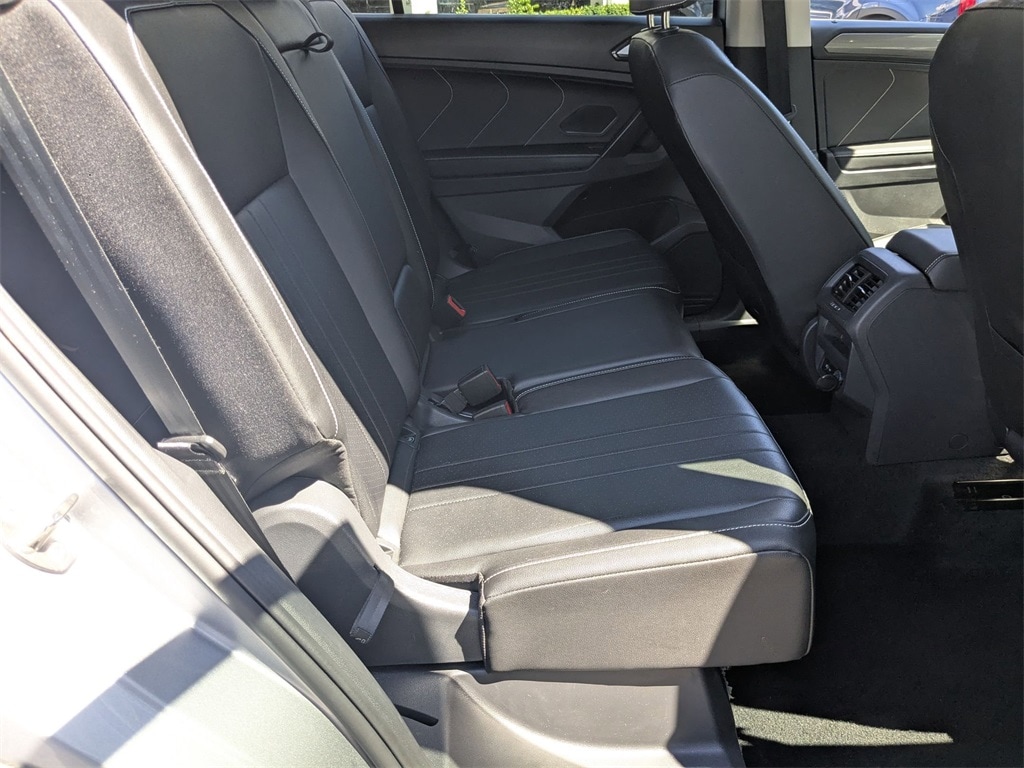 Thumbnail: 2024 Volkswagen Tiguan - 30