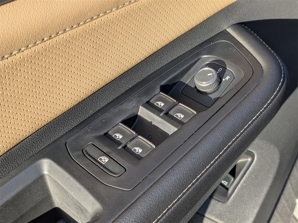 Thumbnail: 2025 Volkswagen Atlas - 15