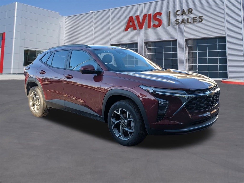 Thumbnail: 2025 Chevrolet Trax - 3