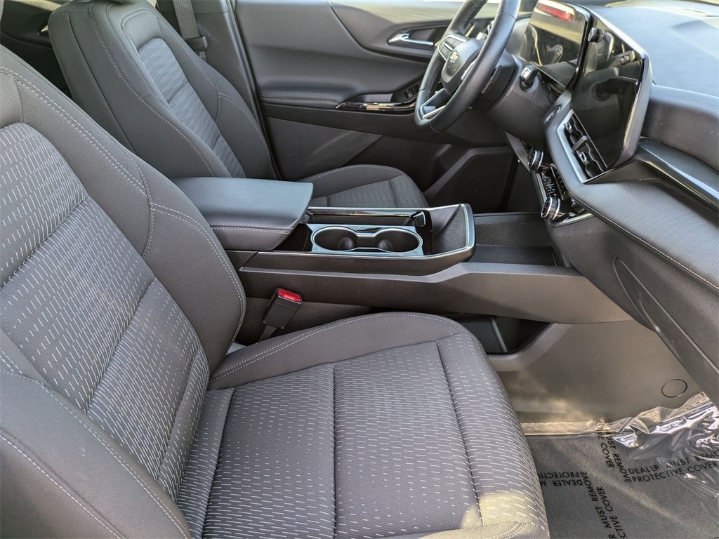 Thumbnail: 2025 Chevrolet Equinox - 30