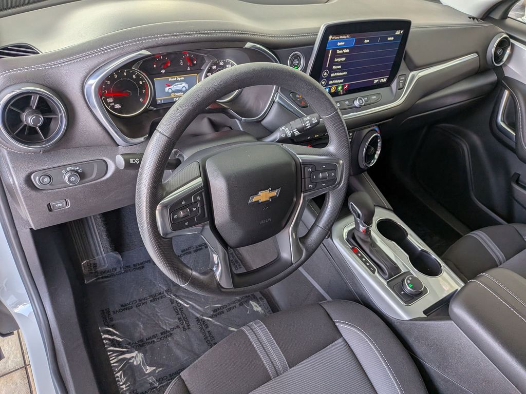 Thumbnail: 2025 Chevrolet Blazer - 13