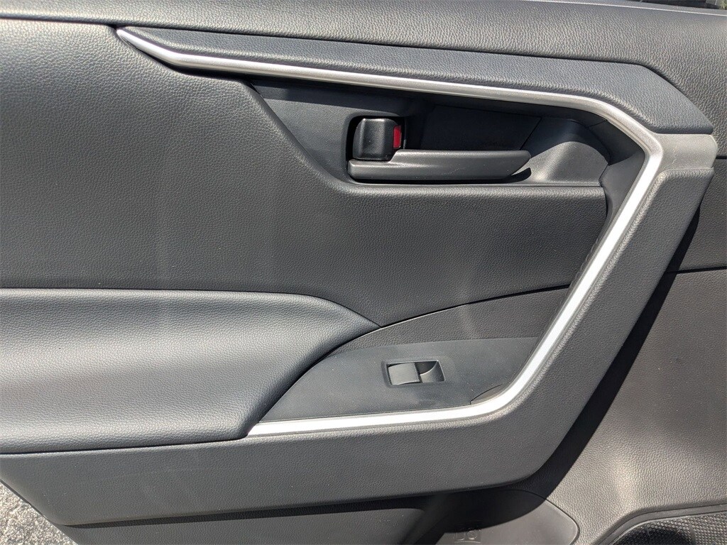 Thumbnail: 2025 Toyota RAV4 - 23