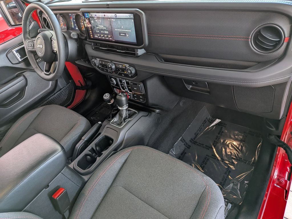 Thumbnail: 2025 Jeep Wrangler - 31