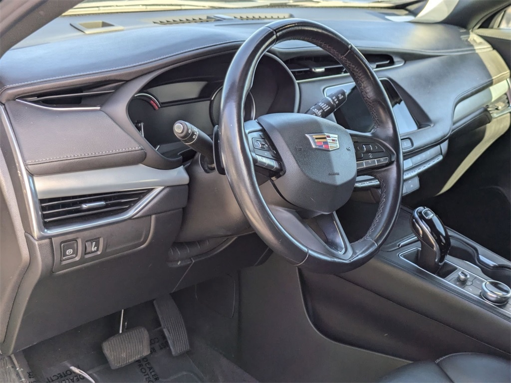 Thumbnail: 2023 Cadillac XT4 - 14