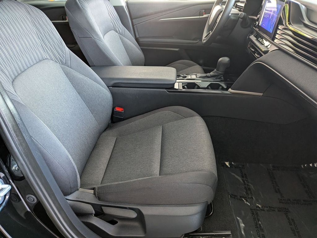 Thumbnail: 2025 Toyota Camry - 30