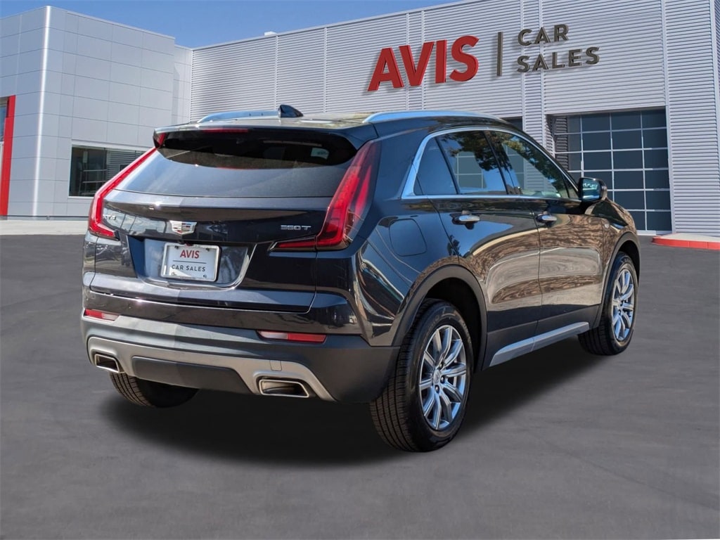 Thumbnail: 2023 Cadillac XT4 - 6