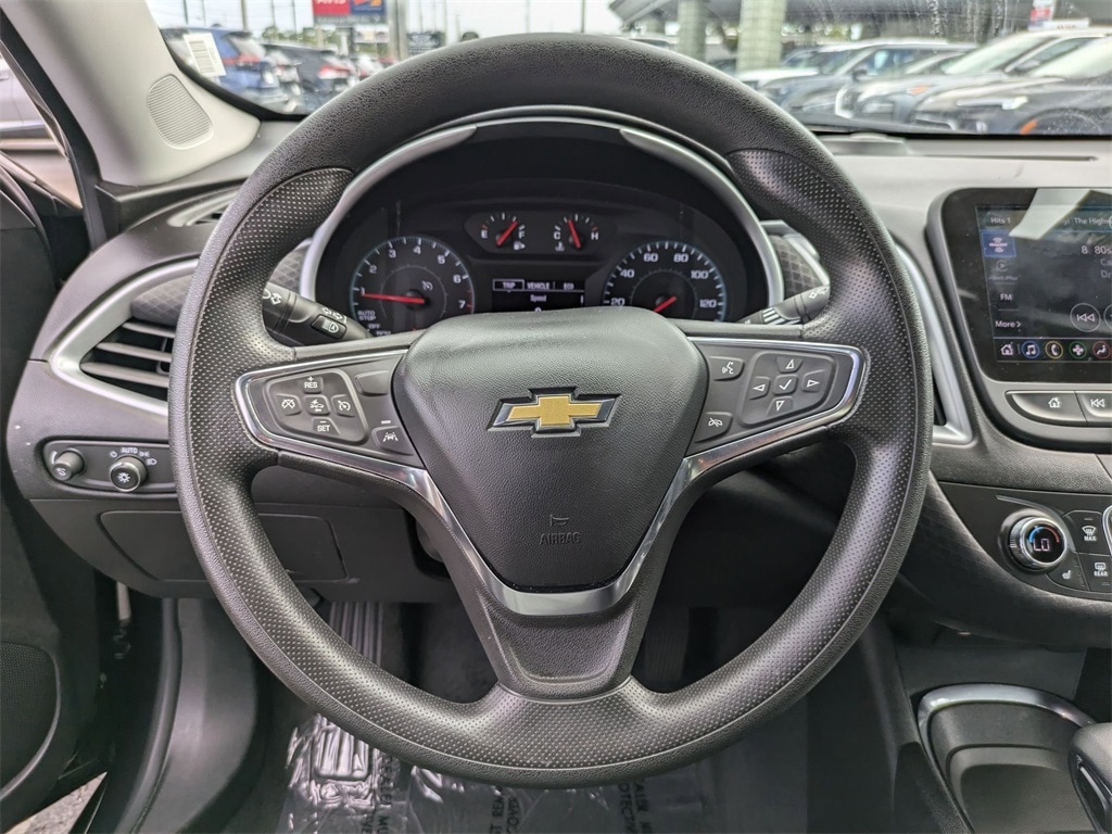 Thumbnail: 2023 Chevrolet Malibu - 21