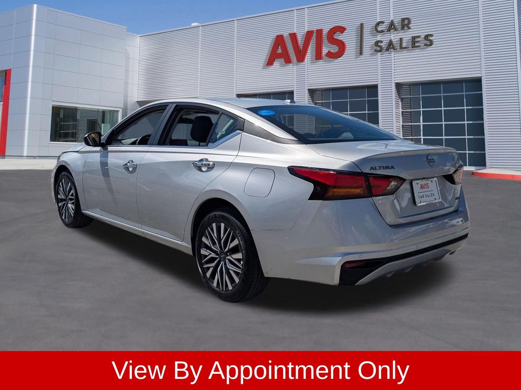 Thumbnail: 2025 Nissan Altima - 9