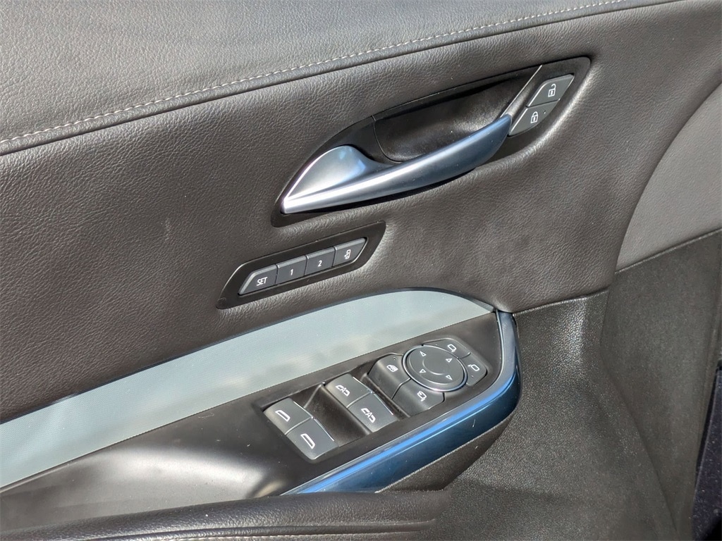 Thumbnail: 2023 Cadillac XT4 - 13