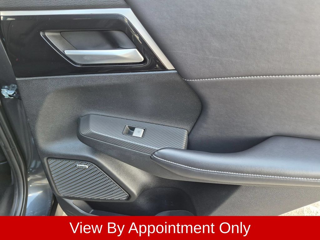 2025 Mitsubishi Outlander SE - Photo 23