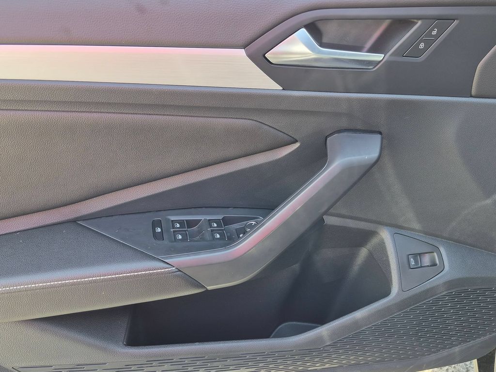 Thumbnail: 2025 Volkswagen Jetta - 11