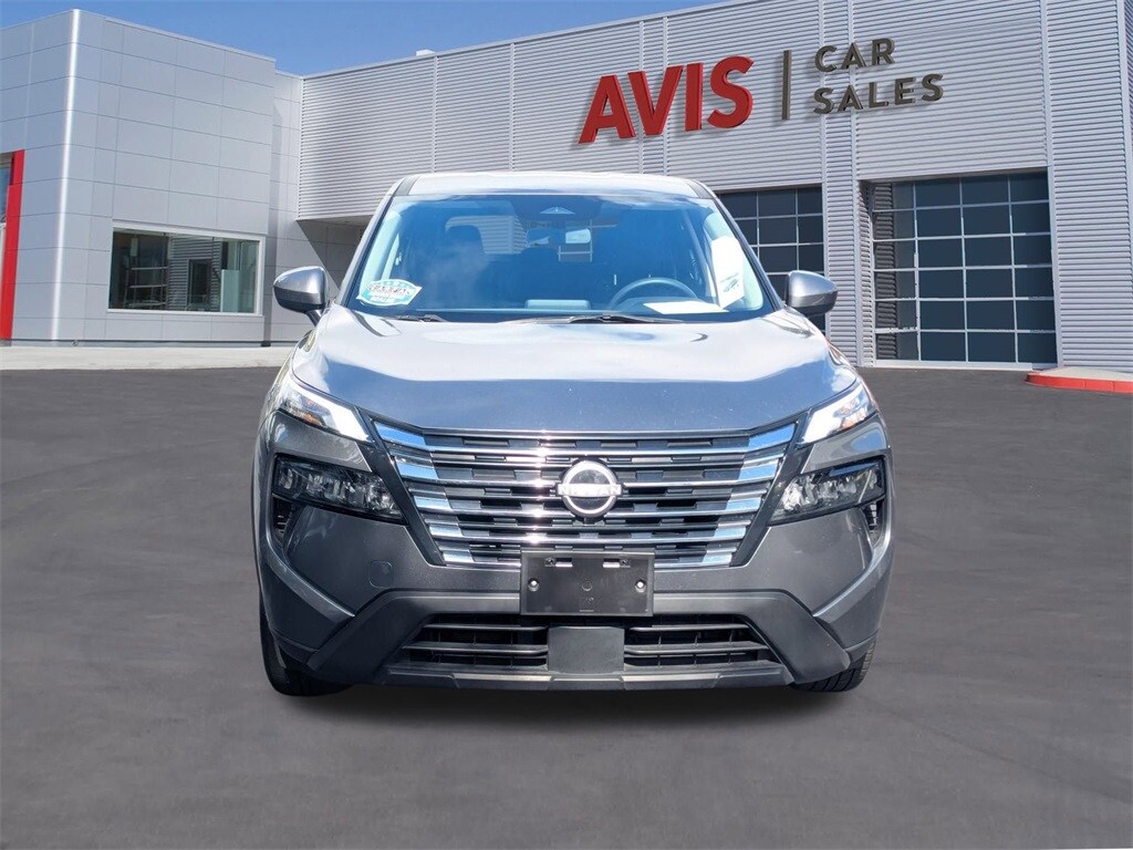 2024 Nissan Rogue SV photo 2