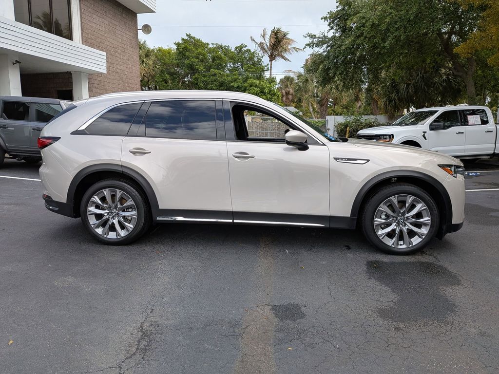 Thumbnail: 2025 Mazda CX-90 - 4