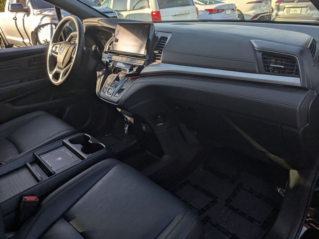 Thumbnail: 2025 Honda Odyssey - 32