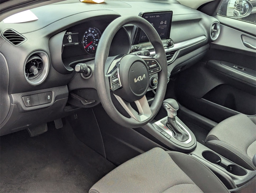 2024 Kia Forte LXS 14