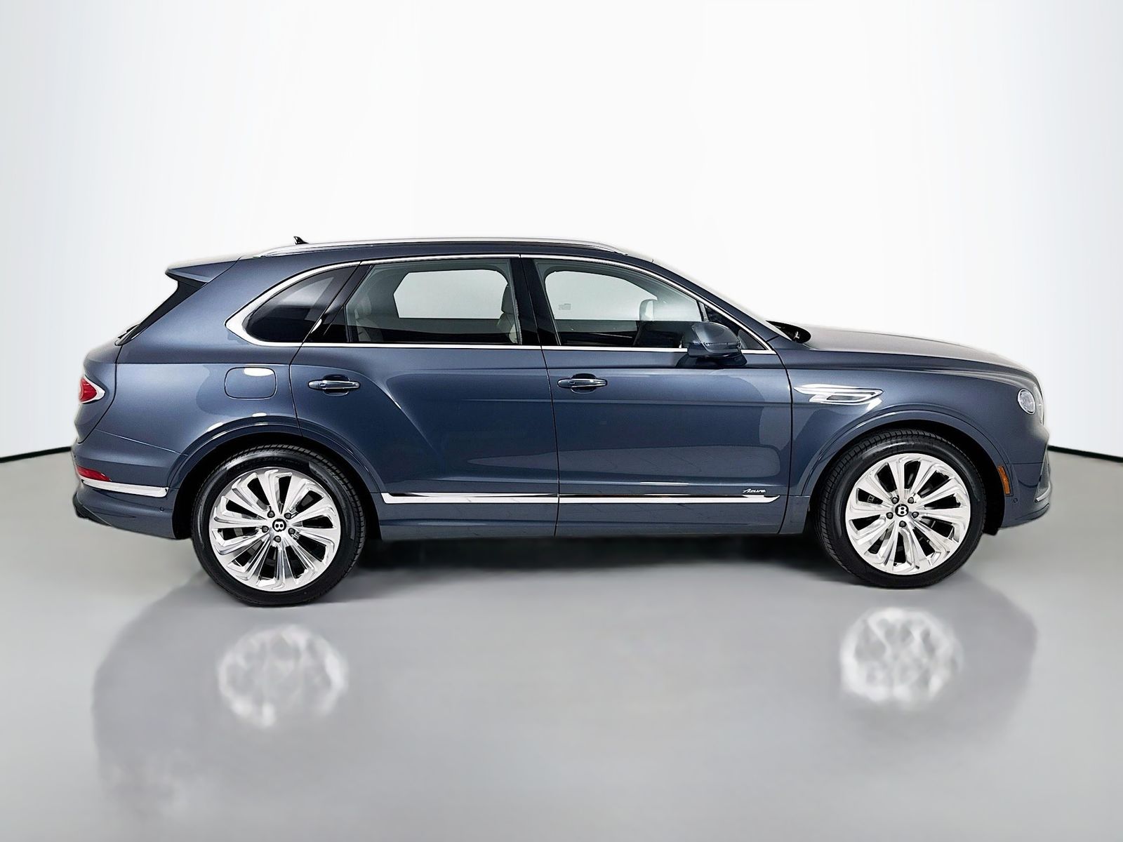 2025 Bentley Bentayga - Photo 8
