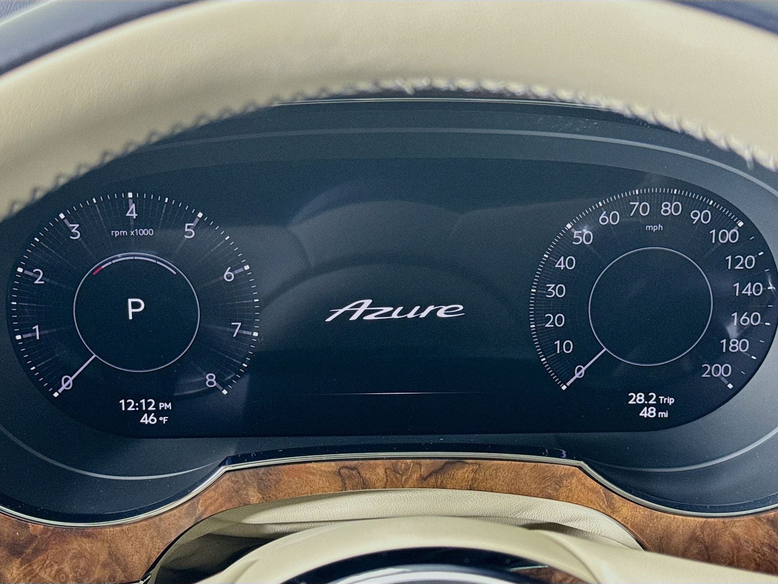 2025 Bentley Bentayga - Photo 12