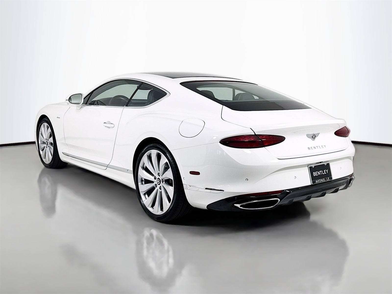 BENTLEY フィギュア付きピンバッチ付き BENTLEY CONTINENTAL GT3 CONCEPT 1/24 scale DIECAST CAR SHOWCASTS