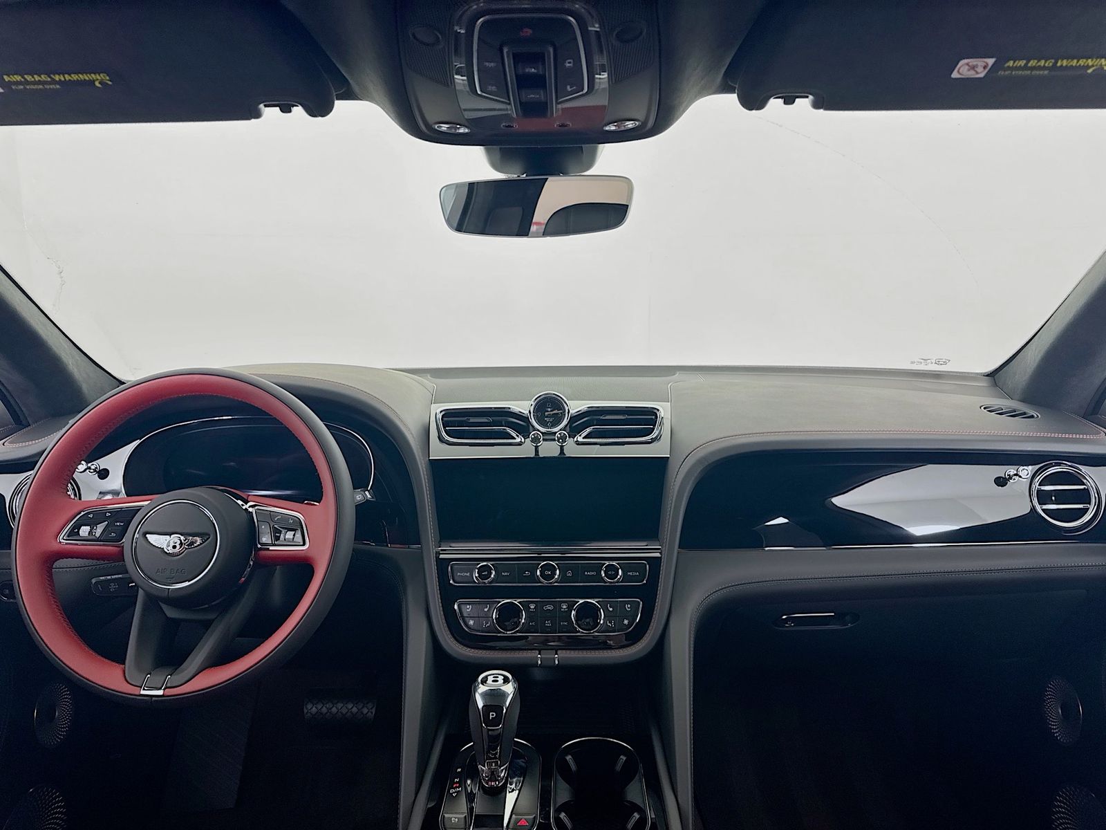 2025 Bentley Bentayga - Photo 22